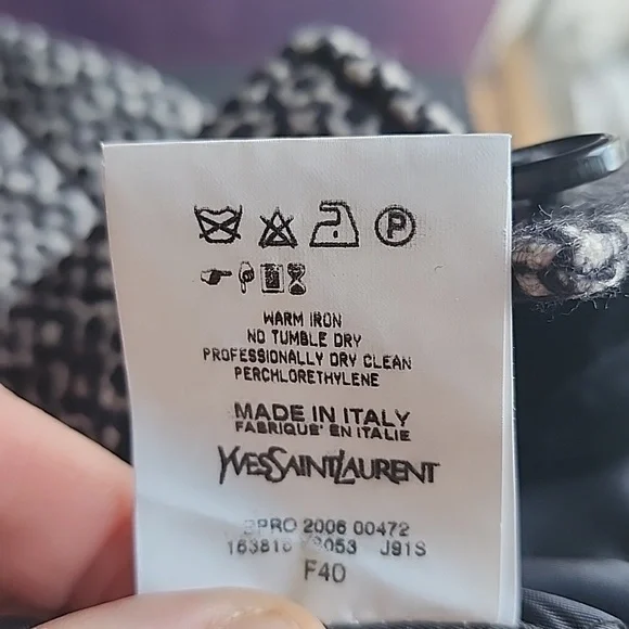 Yves St. Laurent Black and White Patterned Wool Pencil Skirt - Picture 14 of 15